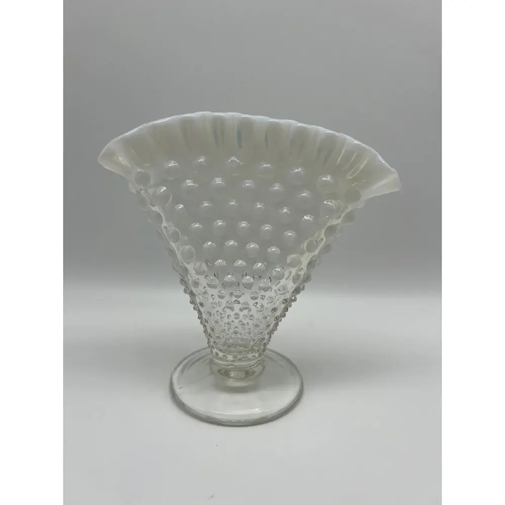 Vintage‎ Fenton White Clear Opalescent Rim Hobnail 1950s Fan Glass Vase 6x6